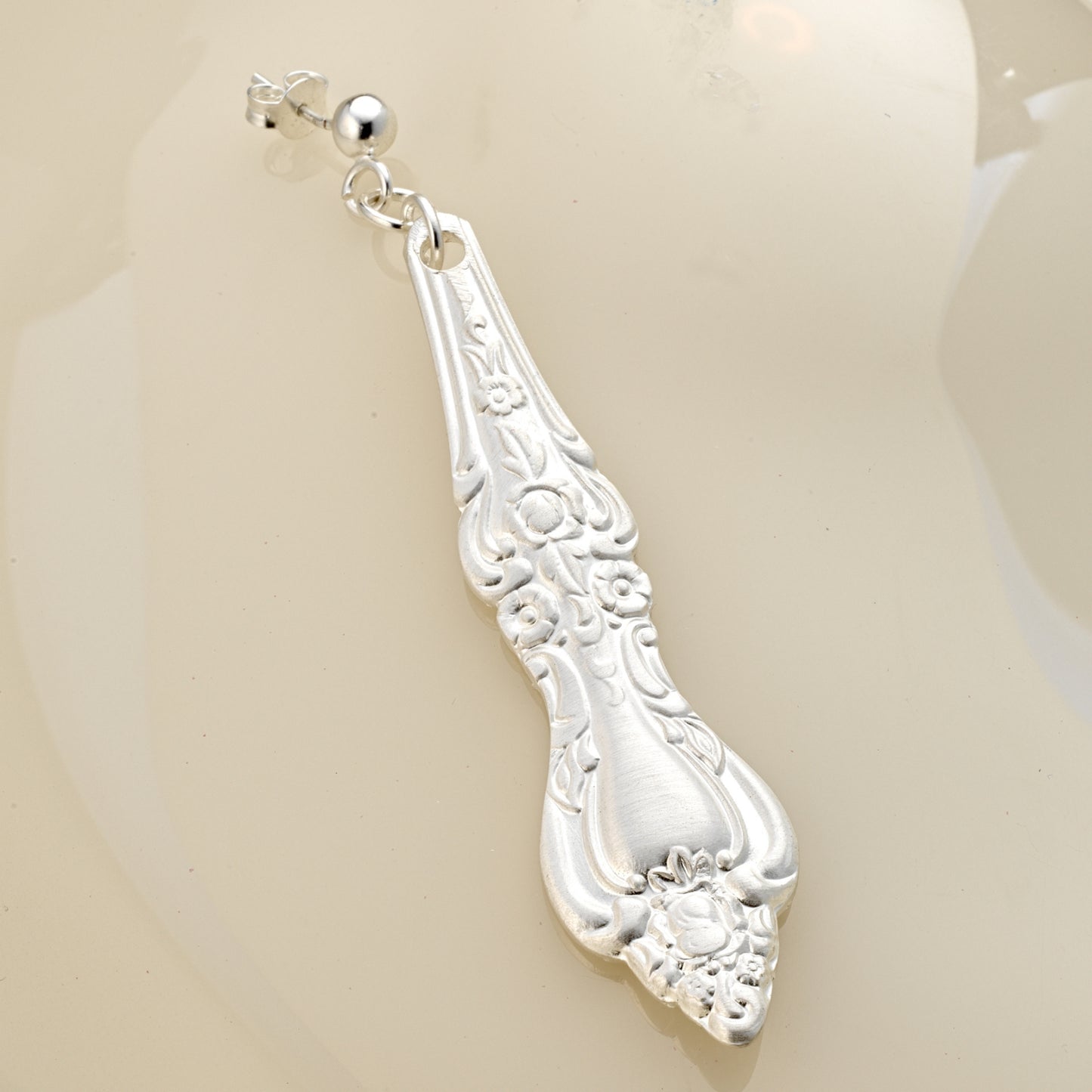 REVIVE Long Pendant Earring